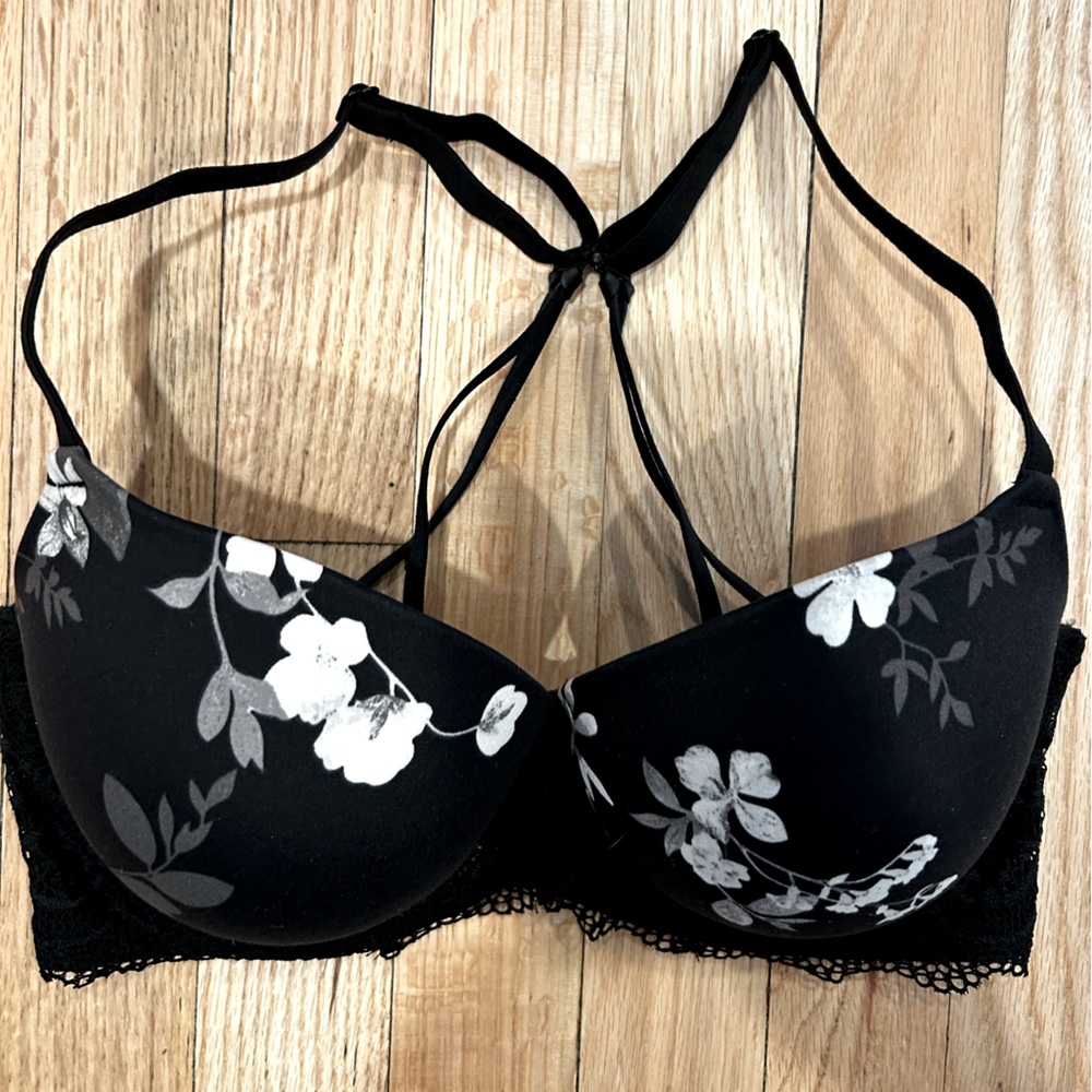 Brand new, never worn. Convertible push up bra size 34C. - Picture 2 of 7